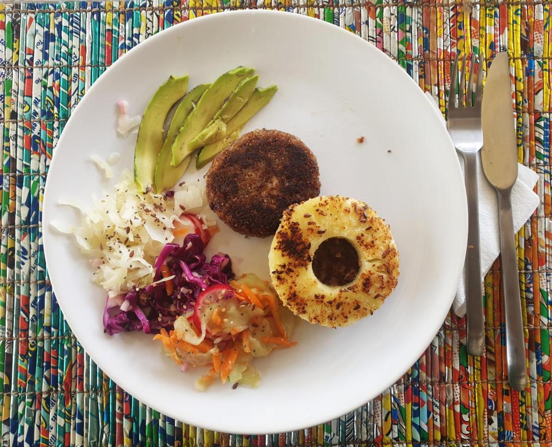 Vegan Guesthouse Finca Pereila Коин Экстерьер фото