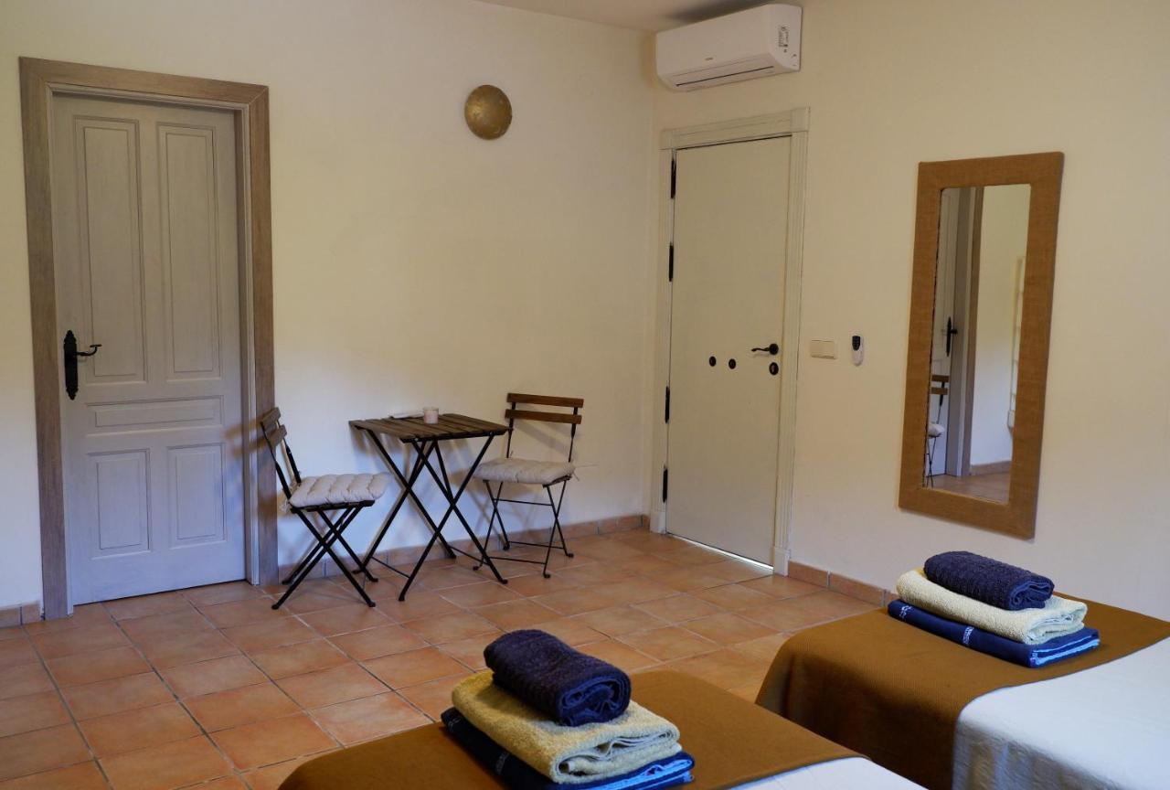 Vegan Guesthouse Finca Pereila Коин Экстерьер фото