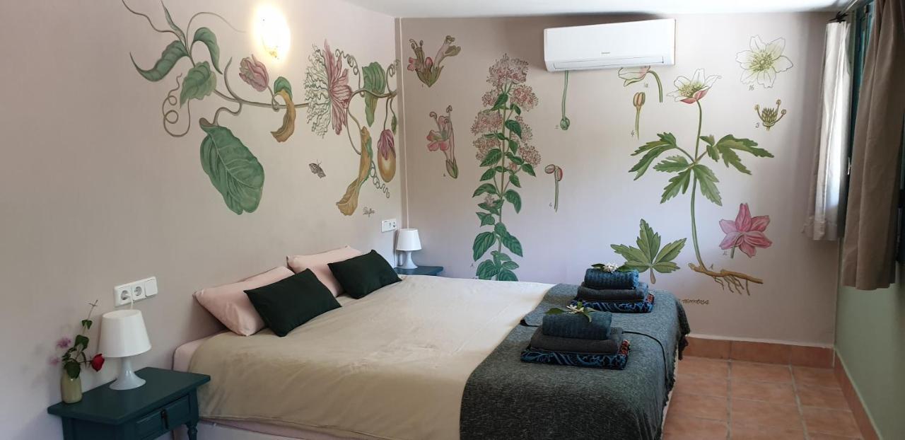 Vegan Guesthouse Finca Pereila Коин Экстерьер фото